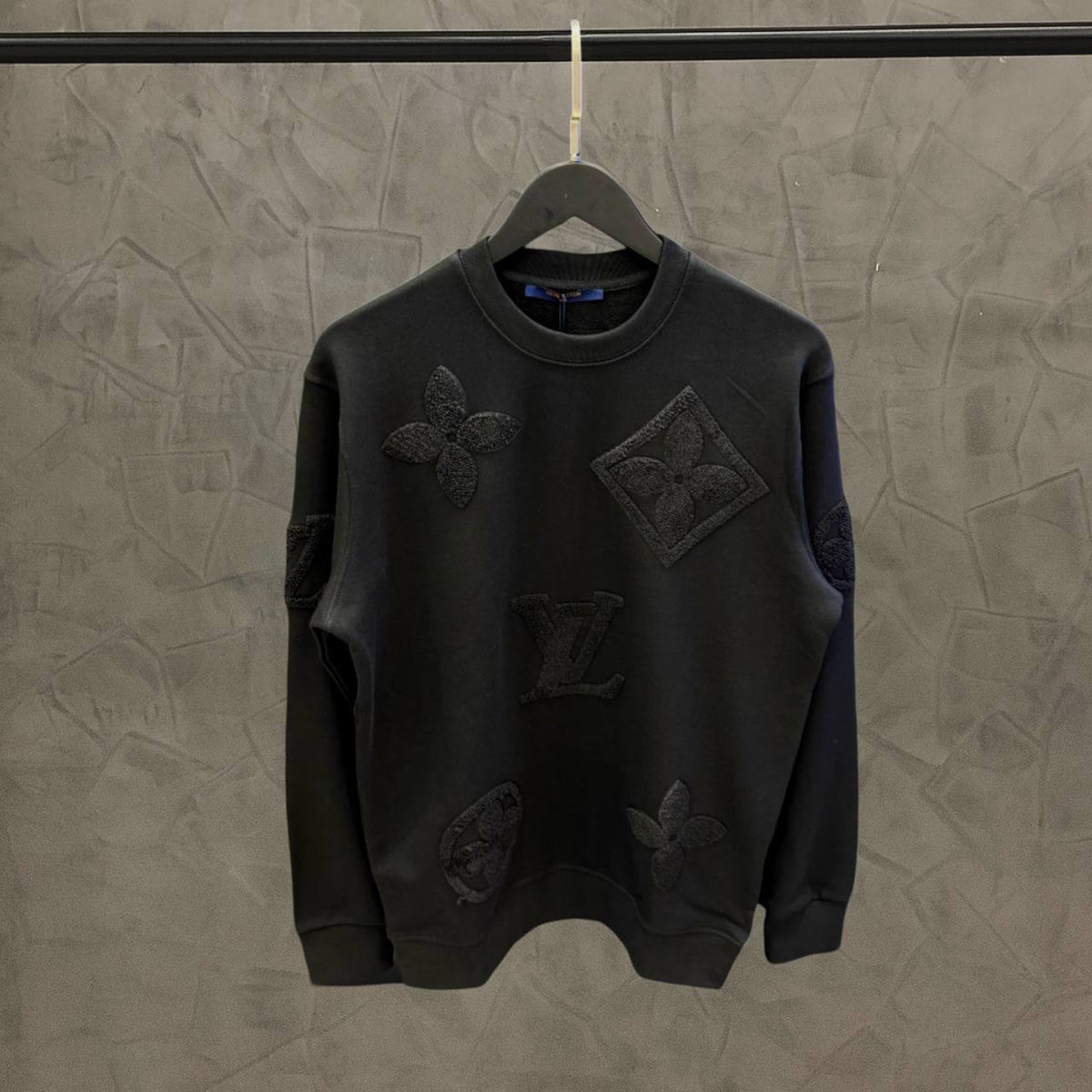 Hoodie Black Louis Vuitton    - Lv 1617