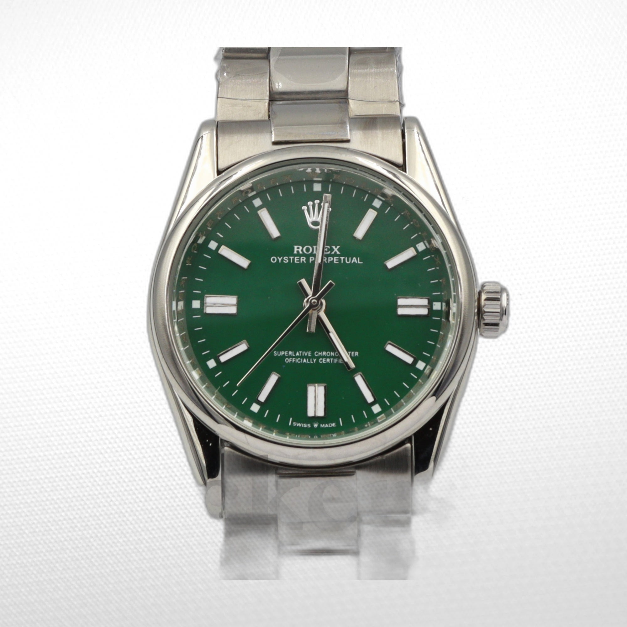 OYSTER PERPETUAL 36 REFERENCE 124300  GREEN DIAL 2AA