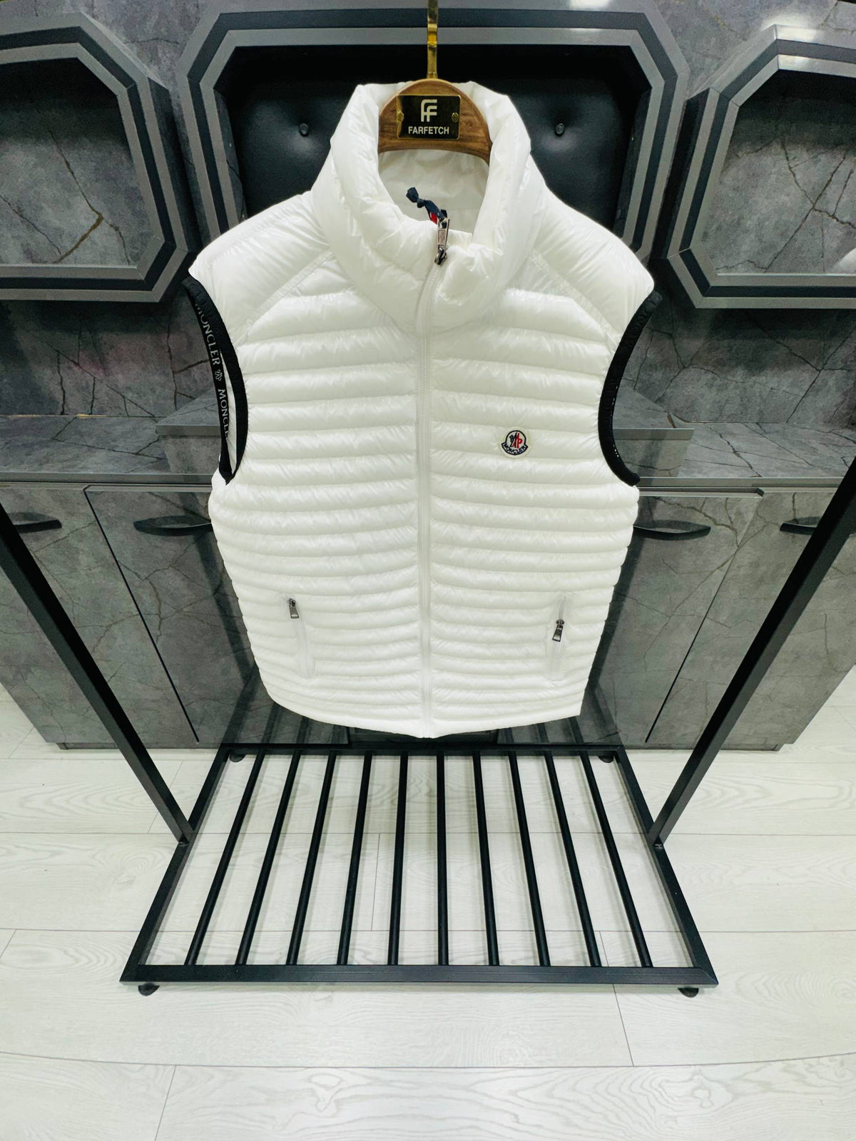 Moncler Αμάνικο - MC005