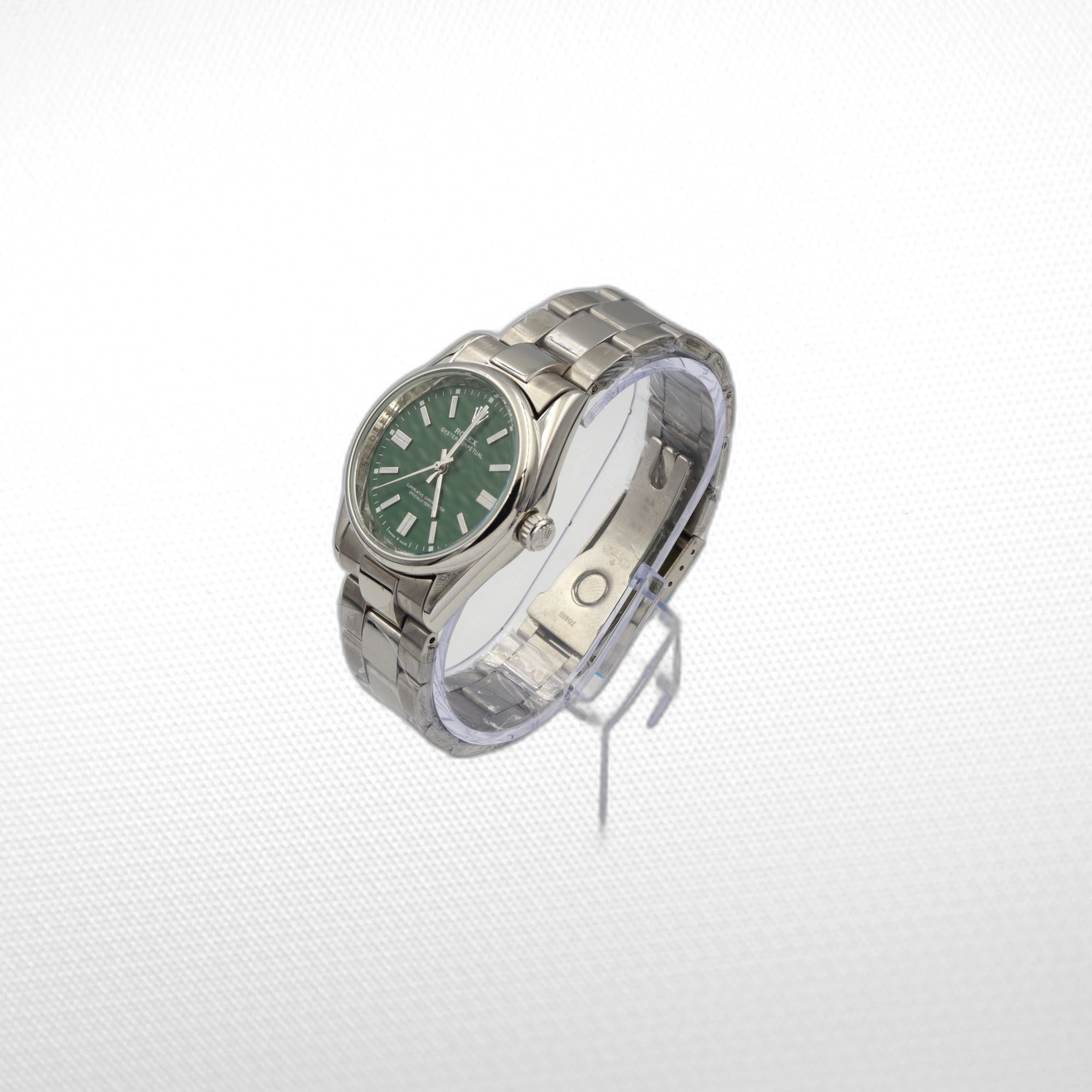 OYSTER PERPETUAL 36 REFERENCE 124300  GREEN DIAL 2AA