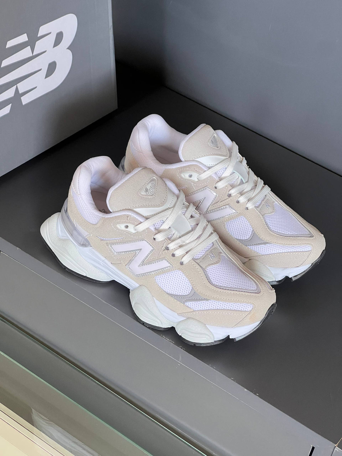 New Balance 9060
