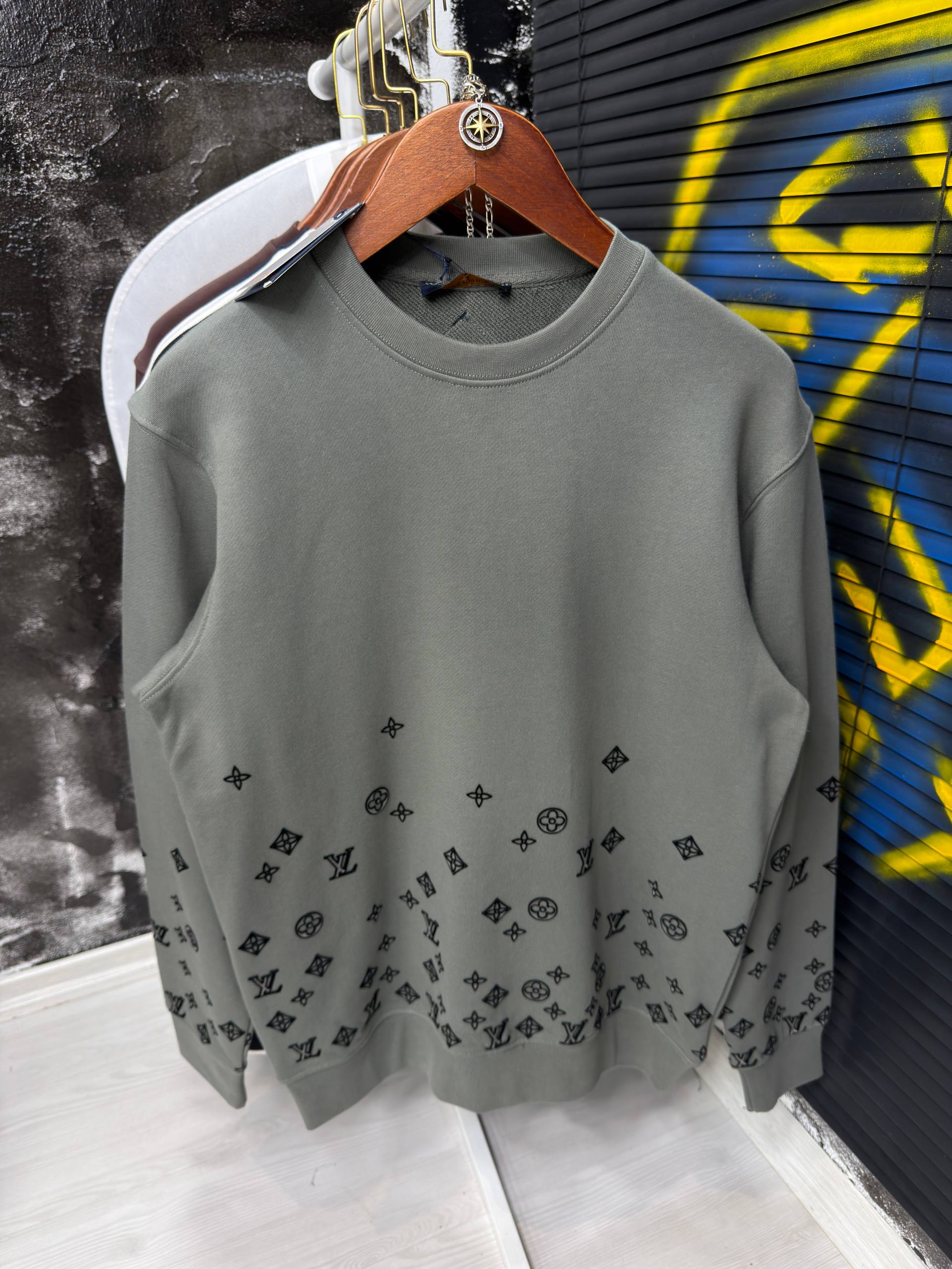 Hoodie louis Vuitton - LV 1670