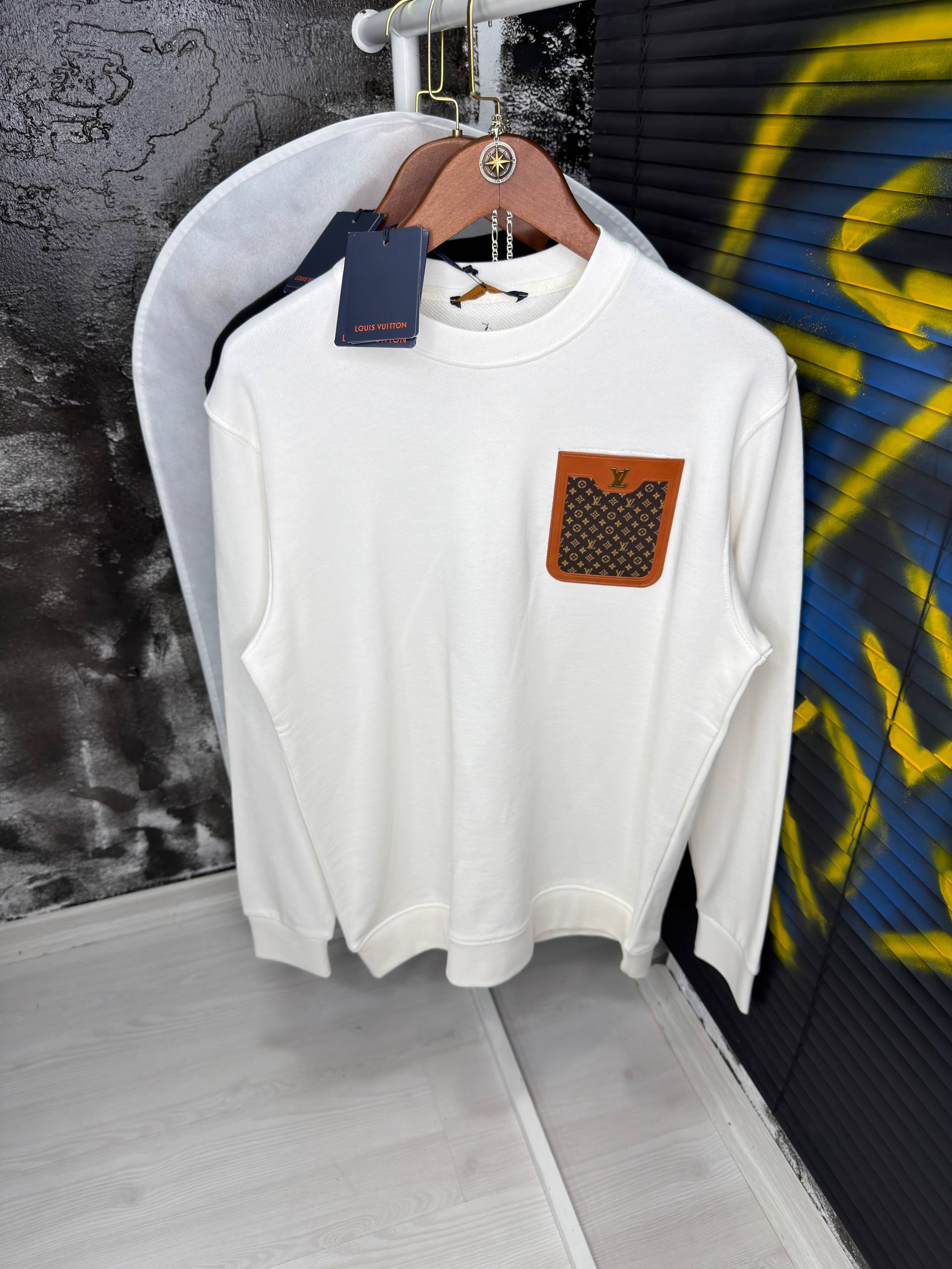 Hoodie Louis Vuitton  - Lv 1696