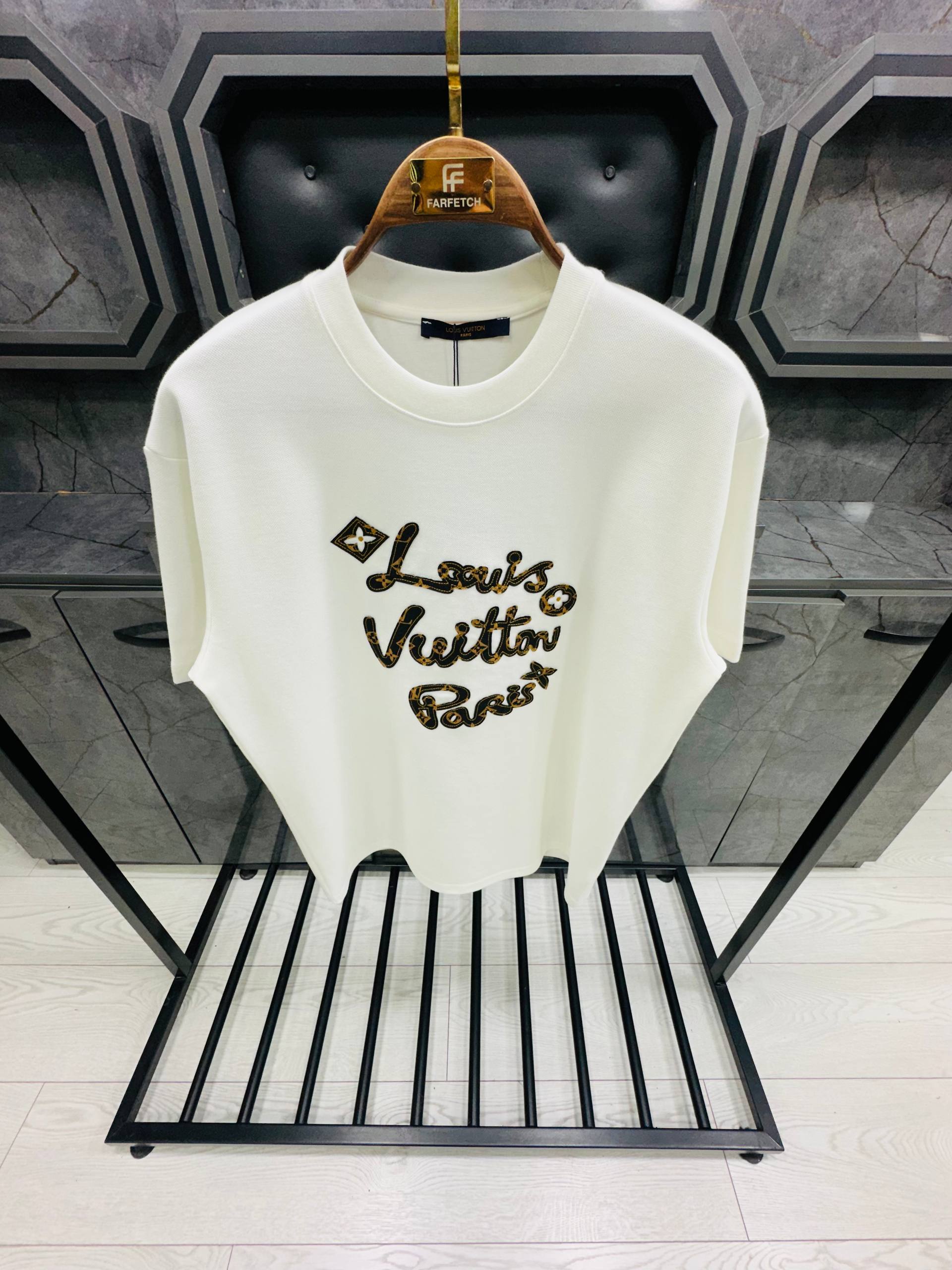 Louis Vuitton - LV048