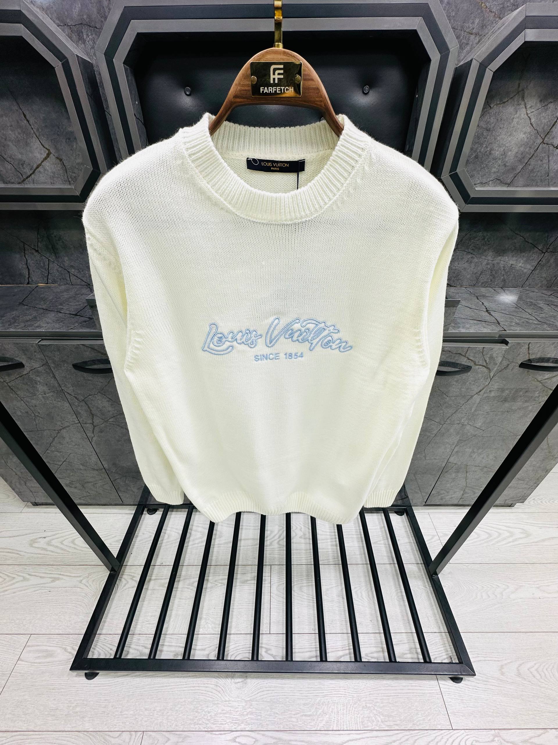 Luis Vuitton- LV010