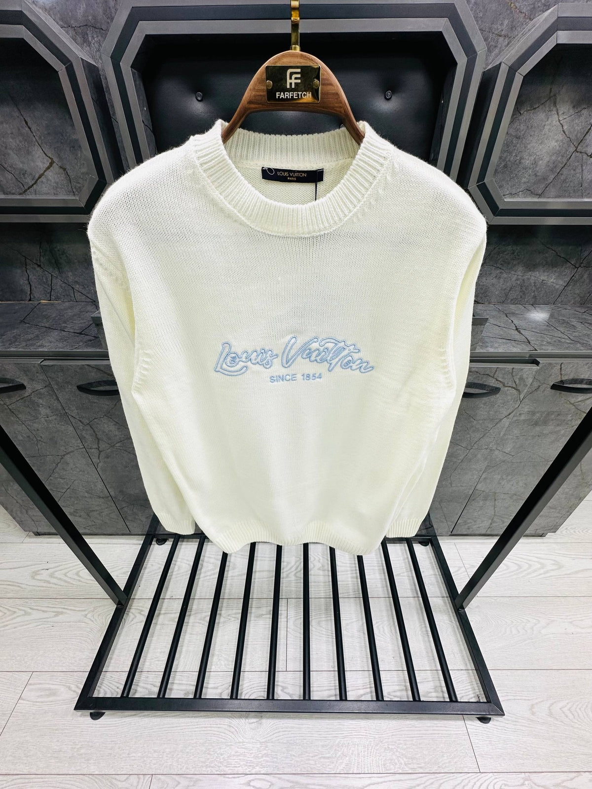 Luis Vuitton- LV010
