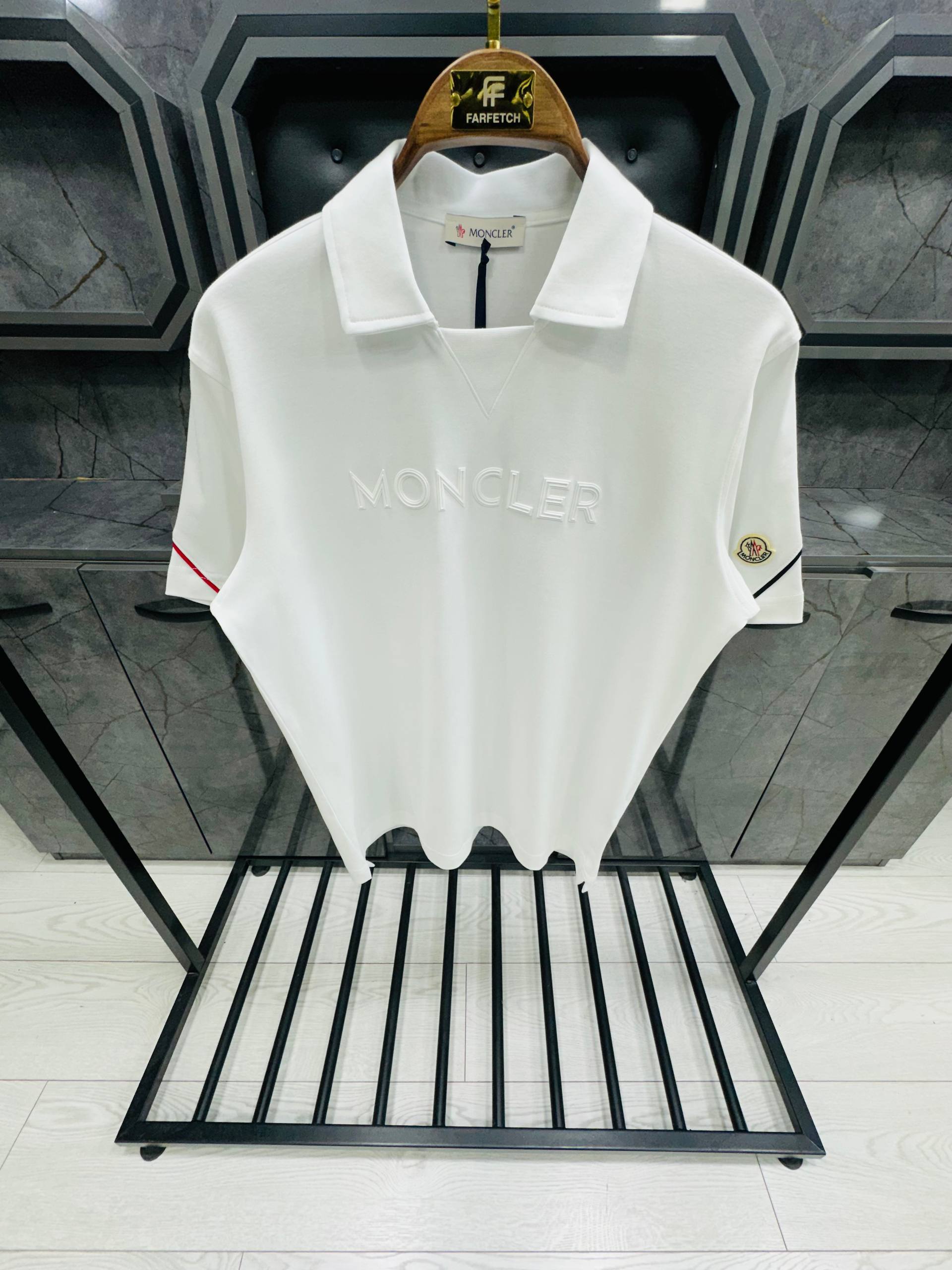 Moncler - MNC011