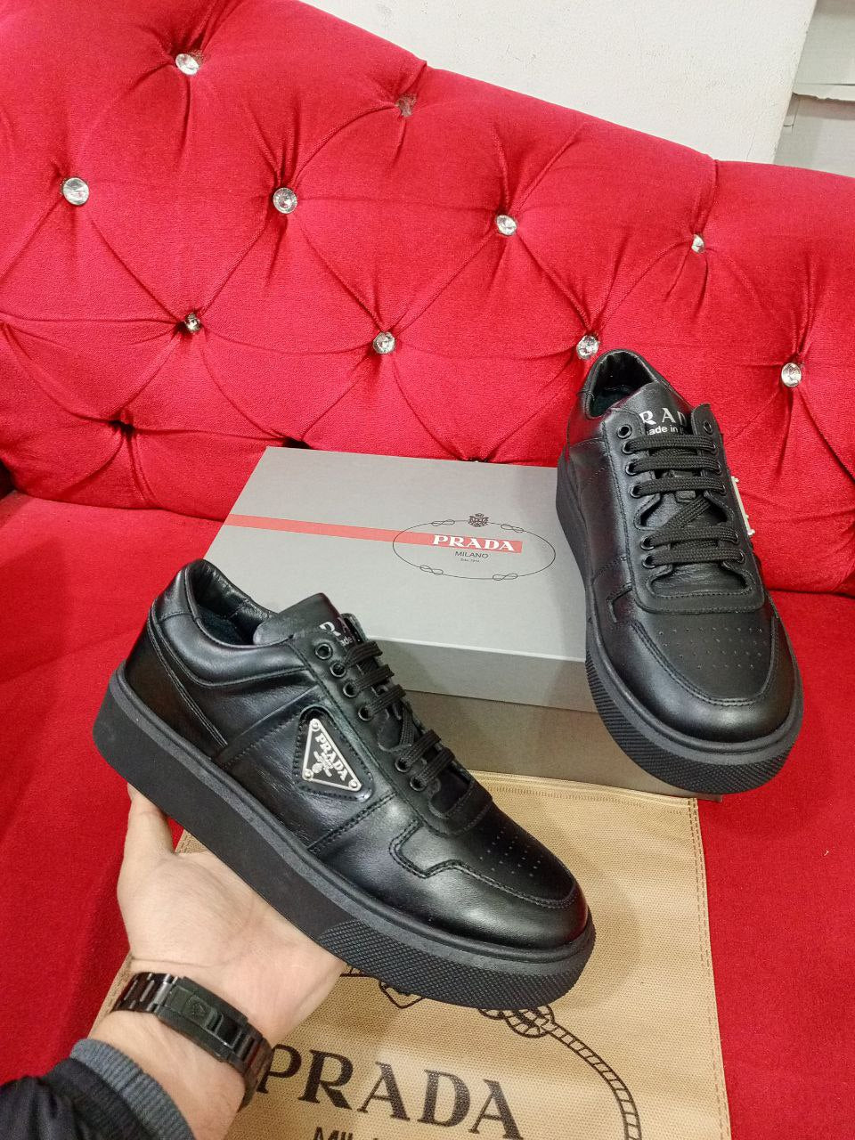 Prada logo