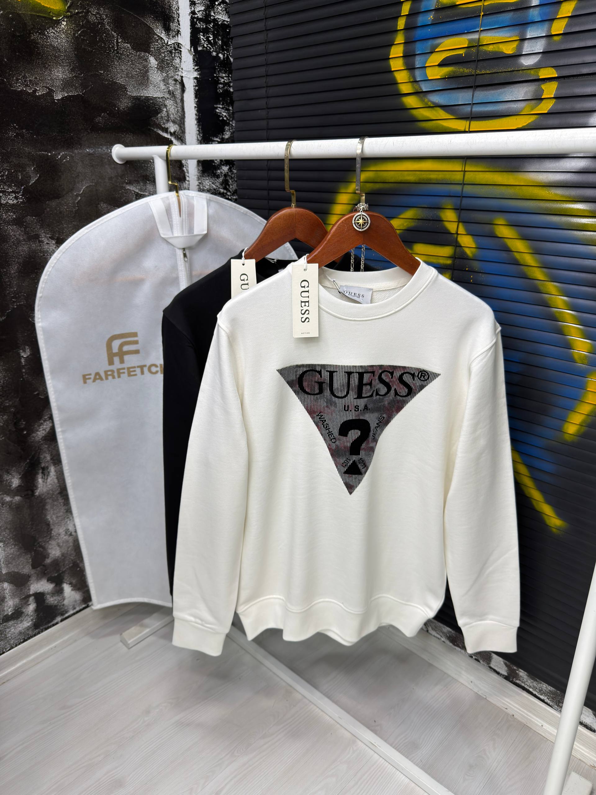 Hoodie white  Guess   - GS 1659