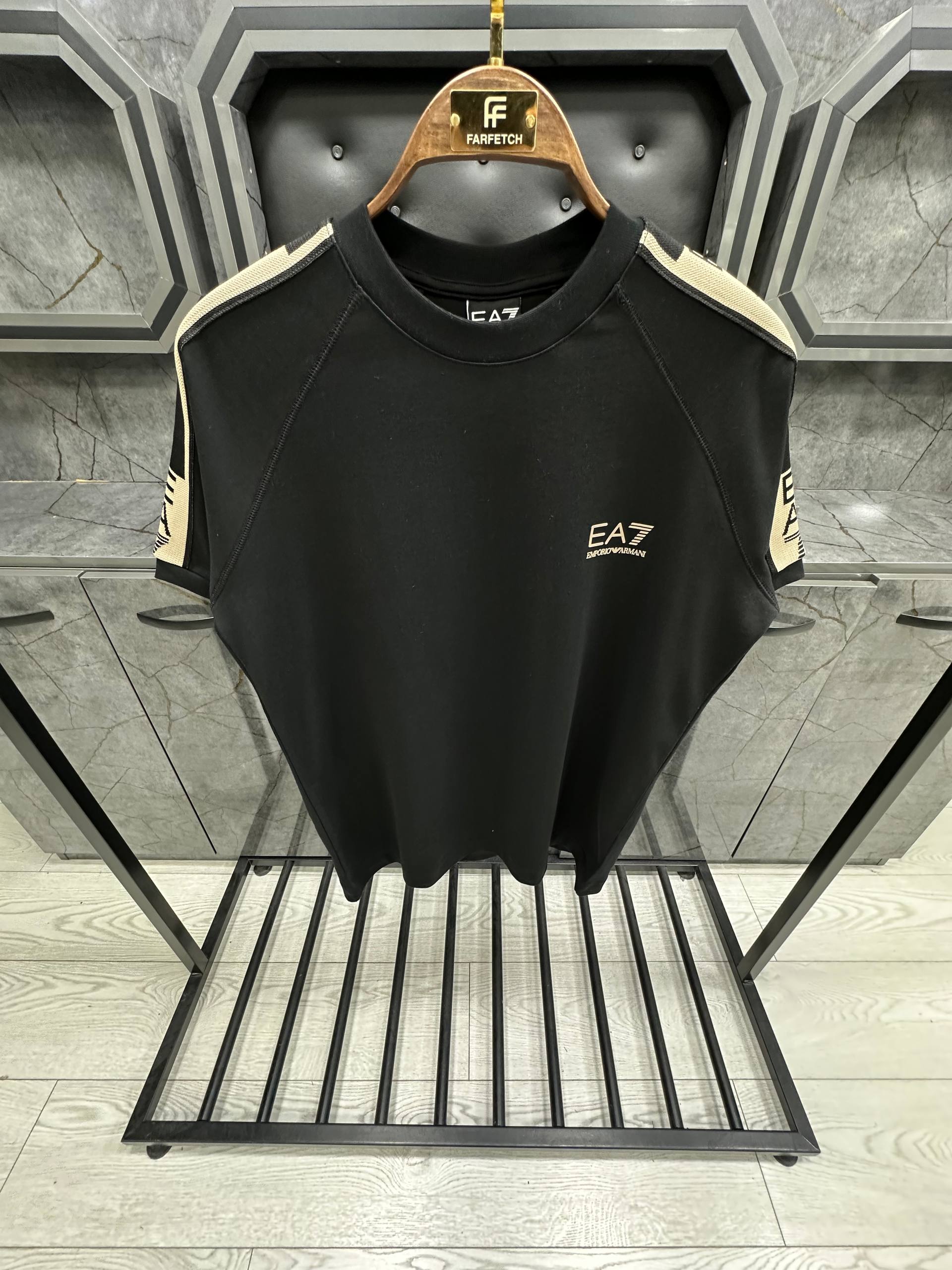 Emporio Armani - EA0012
