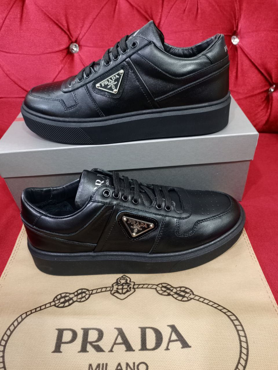 Prada logo