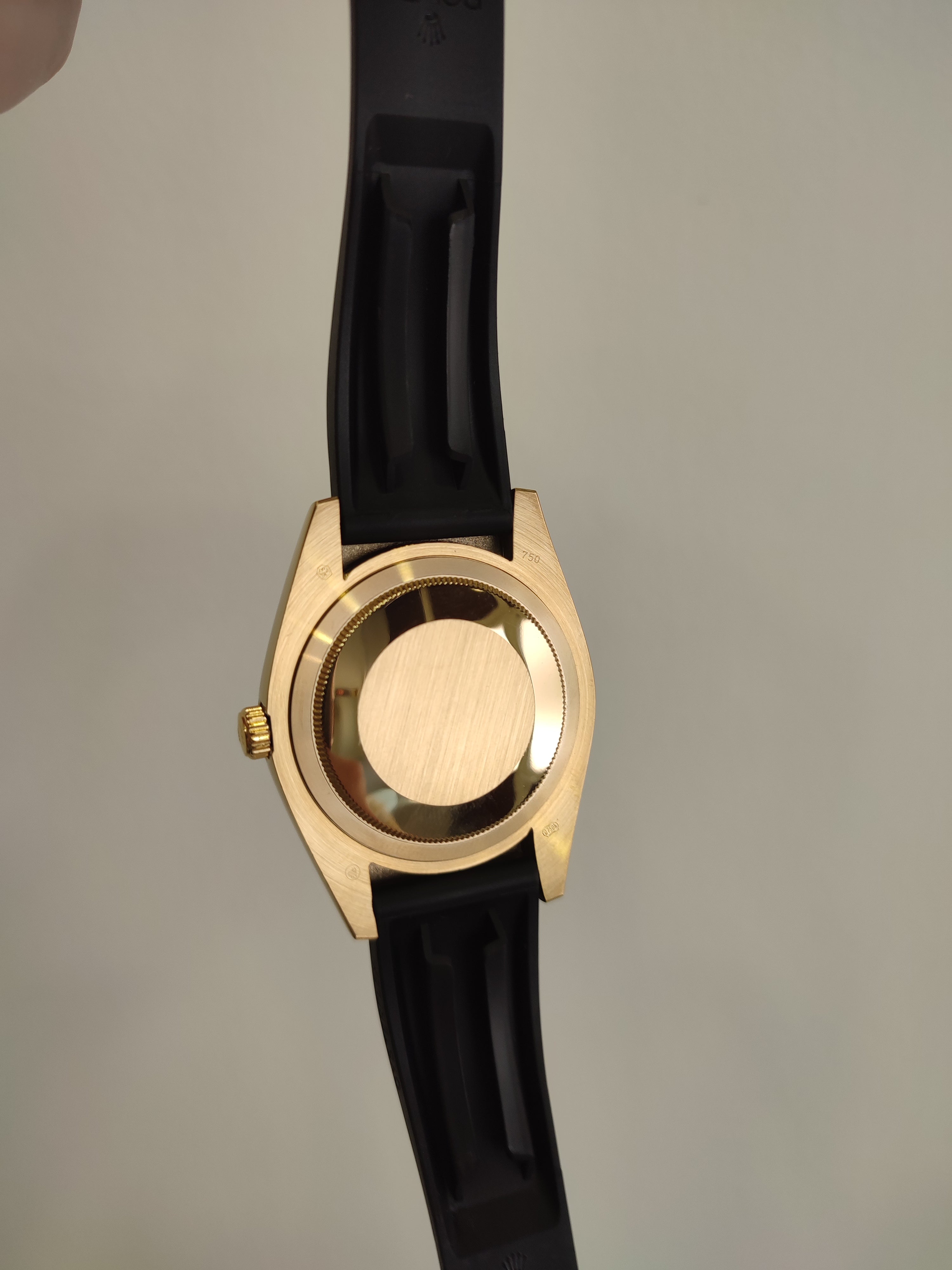 Skydweller gold bezel black dial oyster flex