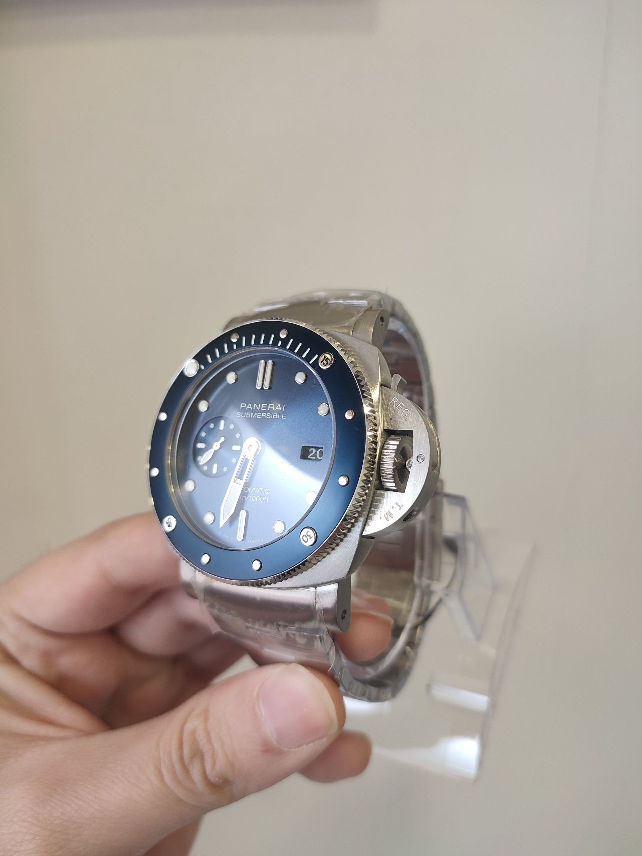 Submersible blue note