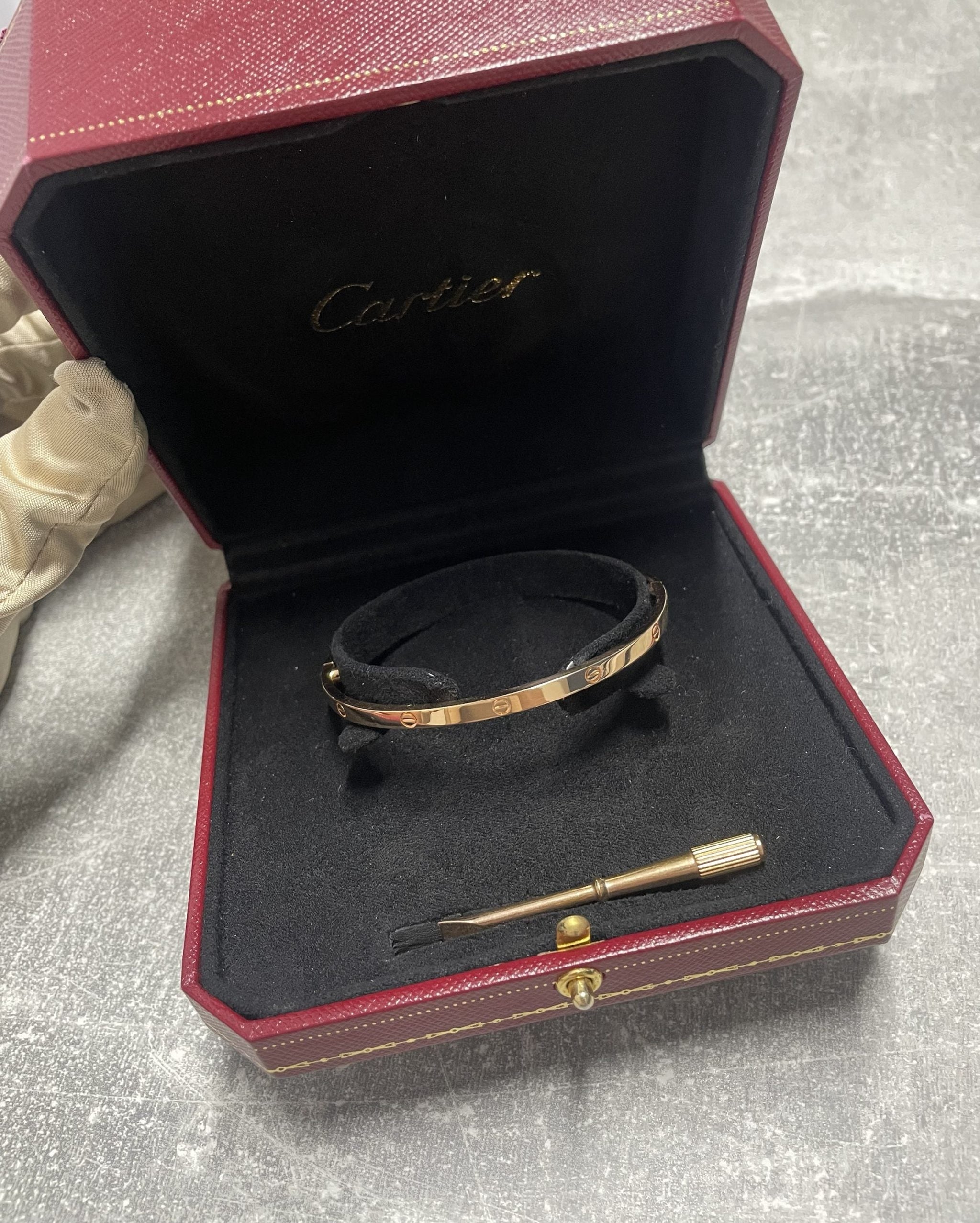 Bracelet love