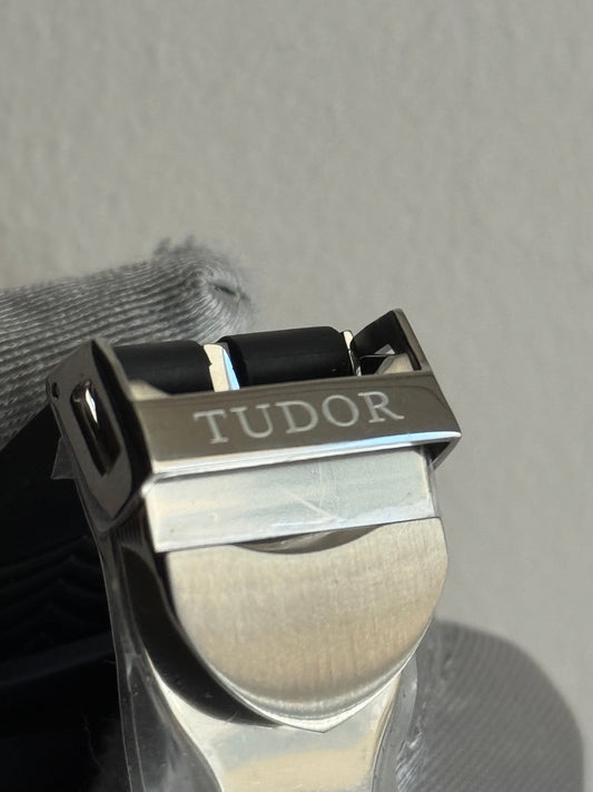 Tudor Black Shield